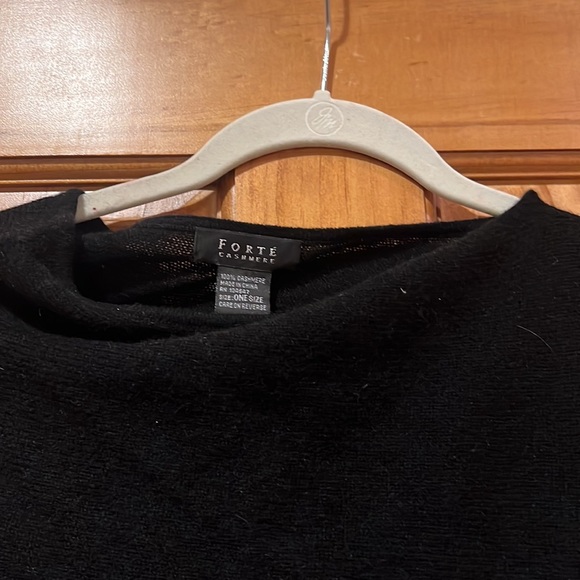 Forte Cashmere poncho - Picture 2 of 5